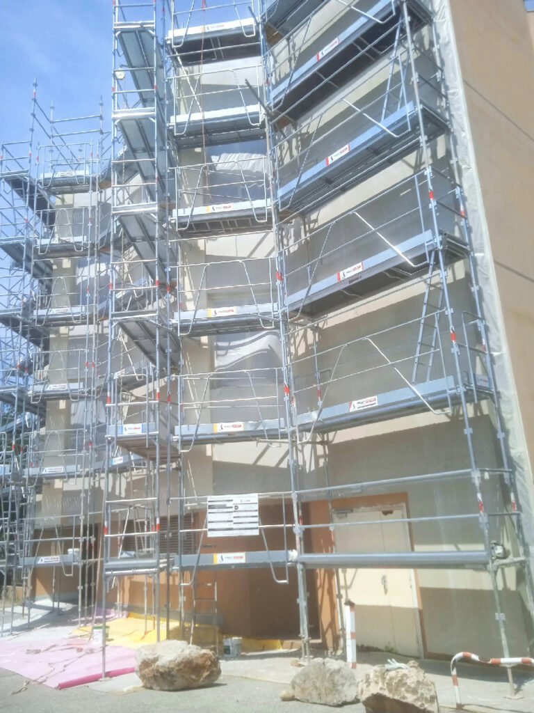 Travaux de façade et vues du bâtiment — dossier photographique AKM RENOV