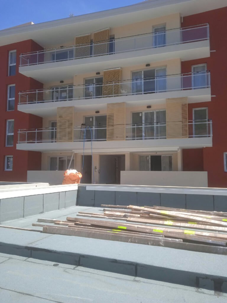 Travaux de façade et vues du bâtiment — dossier photographique AKM RENOV