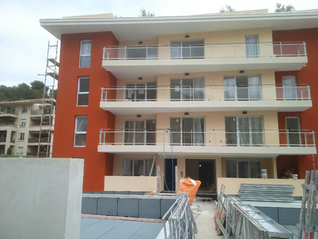 Travaux de façade et vues du bâtiment — dossier photographique AKM RENOV