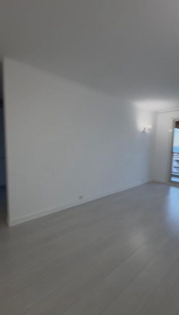 salon avant rénovation — appartement à Nice