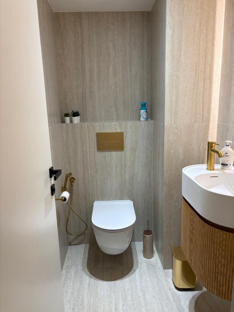 wc après rénovation — appartement à Nice